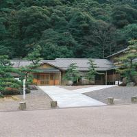 岐阜公園来園者休憩所