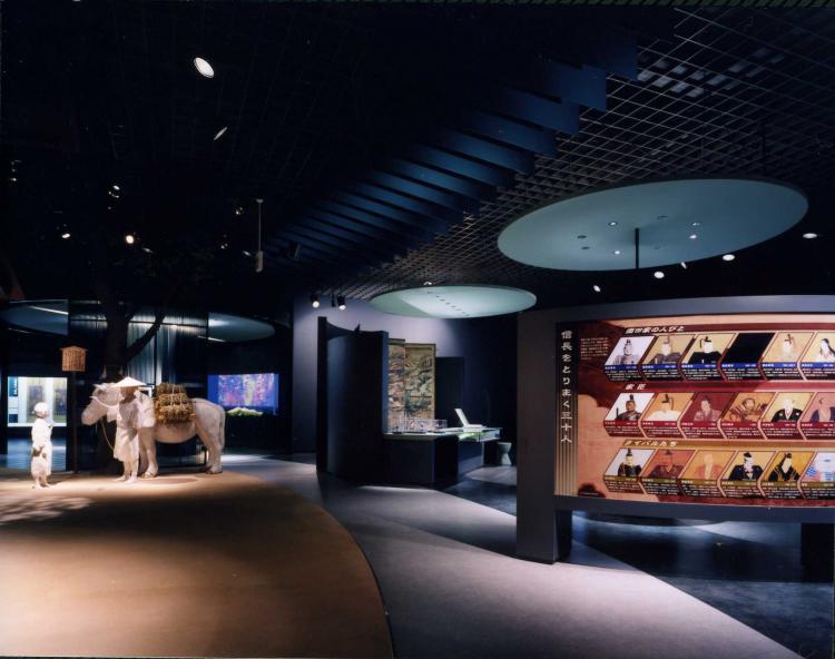 <b>戦国立体図鑑</b><br />信長と戦国時代について、多角的に情報を提供するコーナー。