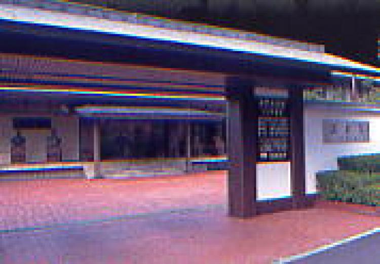 <b>入口</b><br />住宅街にあり、静かな佇まいです。