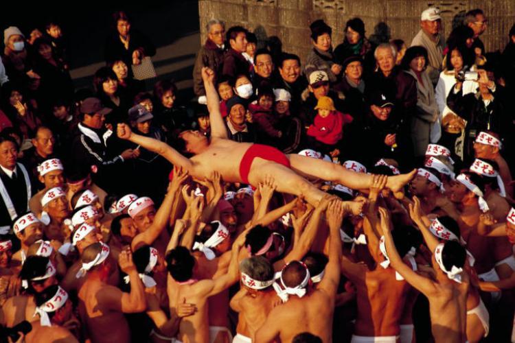池の上の裸祭り/渡辺 昌昭