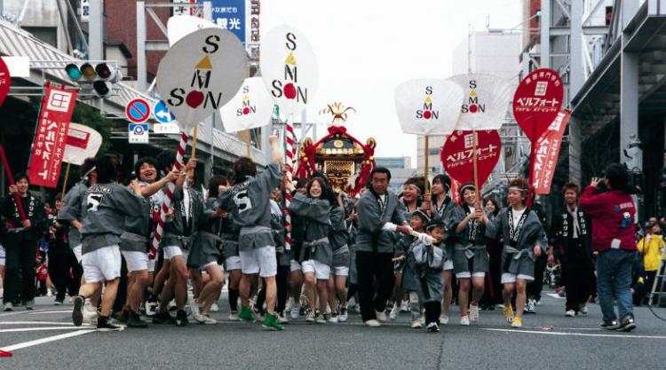御輿/関 勝