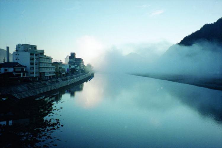 長良川を包む朝霧/山下 泰子