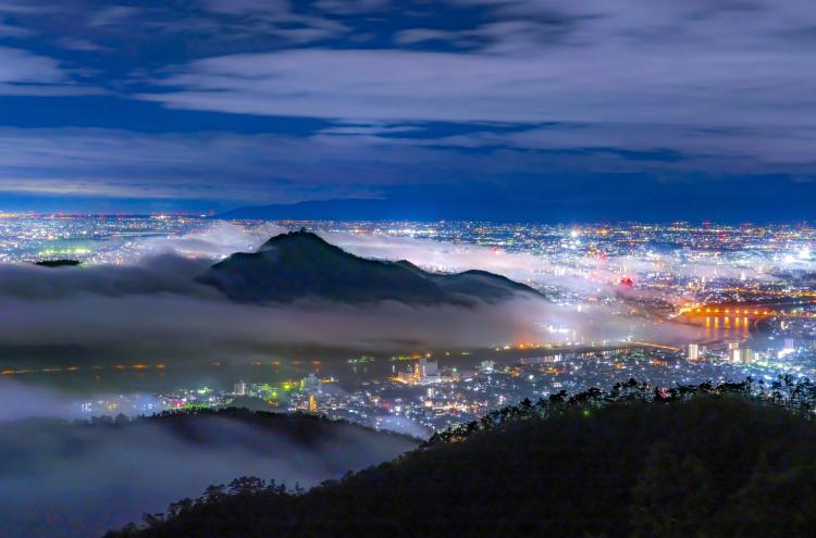 和らかな岐阜の夜景/福田 弘二