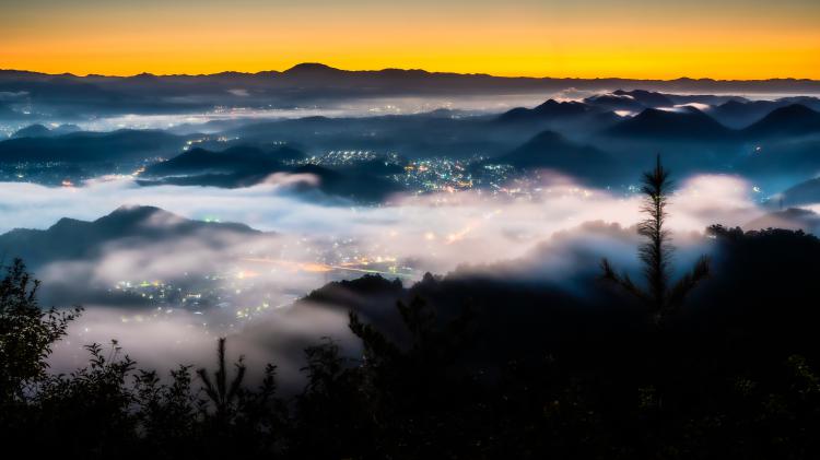 宝石浮かぶ雲の海/吉田 圭吾