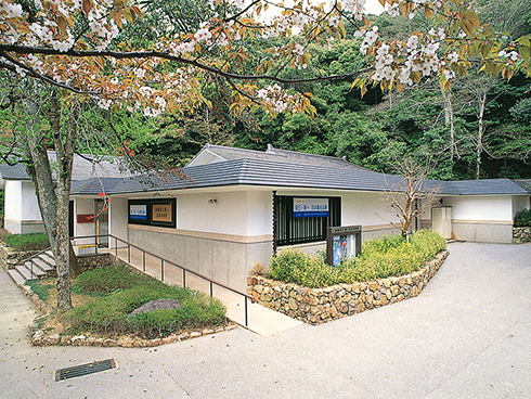 加藤榮三・東一紀念美術館