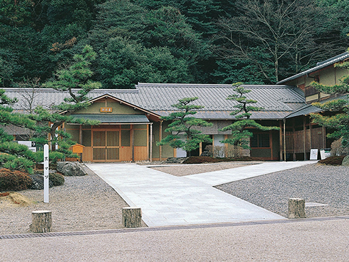 岐阜公園來園者休息區（立礼茶席）